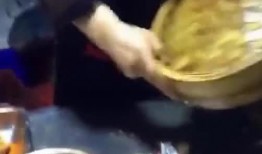 吃瓜阿姨的月亮馍视频,揭秘传统美食的独特魅力