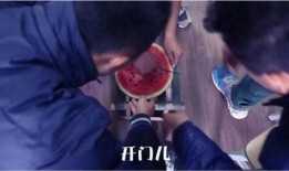 一起吃瓜奇葩视频,笑料百出引网友热议