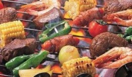 济南烧烤吃瓜事件视频播放,一场网络热议的街头冲突瞬间