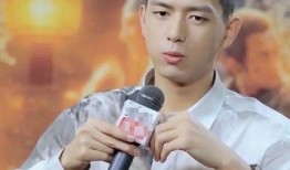 李现吃哈密瓜视频,李现甜蜜演绎哈密瓜美食时光