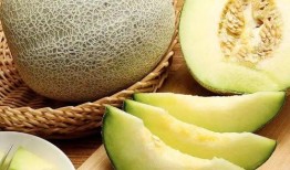 女朋友吃蜜蜜瓜好吗视频,女朋友的甜蜜体验