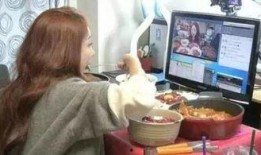 室友分手视频吃瓜拿纸巾,吃瓜群众泪目，纸巾成必备神器