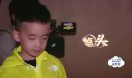 小鬼吃冰瓜视频,趣味横生引网友热议