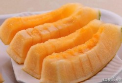 女子吃哈密瓜好吗视频,女性食用益处多