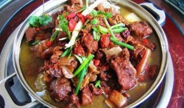 刘大瓜吃驴肉火锅视频,美味与刺激并存！