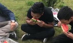 厂里吃瓜的视频