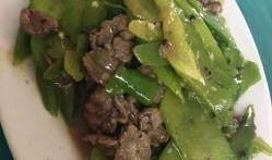 瓜哥吃笨牛肉视频播放,视频播放量爆表！