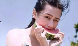 视频吃瓜女孩在线观看,吃瓜女孩在线观看，揭秘热门视频幕后故事