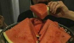 瓜哥美少女吃瓜视频