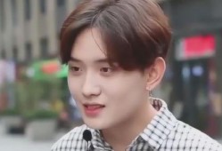 吃瓜小伙情侣吵架了吗视频,吃瓜小伙现场直播揭秘甜蜜背后的矛盾