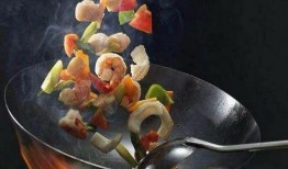 扶手瓜炒菜吃会中毒吗视频,扶手瓜炒菜吃会中毒？揭秘扶手瓜食用风险