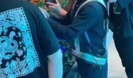 男子马路吃瓜视频大全集