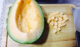 小蜜蜂吃哈密瓜视频,哈密瓜盛宴