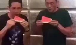 搞笑吃瓜商家视频,带你领略美食界的欢乐盛宴