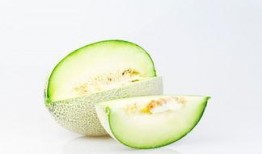 女子吃哈密瓜好吗视频,女性食用益处多