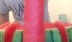 吃瓜的奥妙小视频,跟随奥妙小视频探索瓜果世界