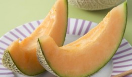 吃哈密瓜嘴烂的视频,网友亲测嘴烂体验