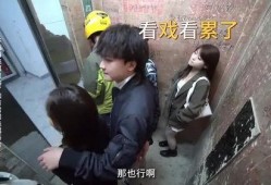 电梯吃瓜小视频,揭秘日常生活中的趣味瞬间