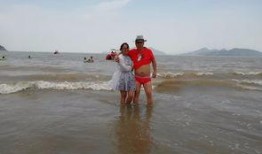 海边吃瓜小视频,一起品味夏日吃瓜小视频