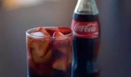 可乐和小肥羊吃瓜视频,趣味视频引发网友热议