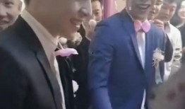 新娘吃瓜视频伴郎,婚礼现场笑料百出